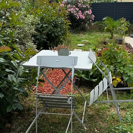 Au Calme Dans Maison En Rez De Jardin A 2,2 Kms Du Groupama Stadium Et Salle Ldlc Arena