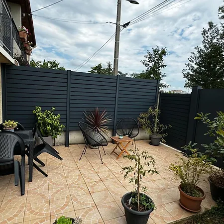 Au Calme Dans Maison En Rez De Jardin A 2,2 Kms Du Groupama Stadium Et Salle Ldlc Arena *