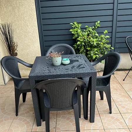 Au Calme Dans Maison En Rez De Jardin A 2,2 Kms Du Groupama Stadium Et Salle Ldlc Arena * Meyzieu